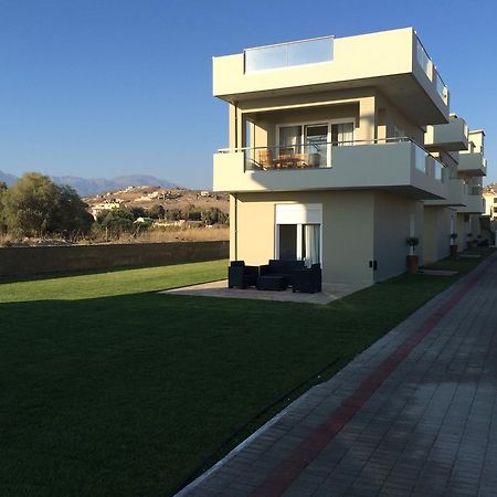 Holiday Luxury Villas Каламаки Экстерьер фото